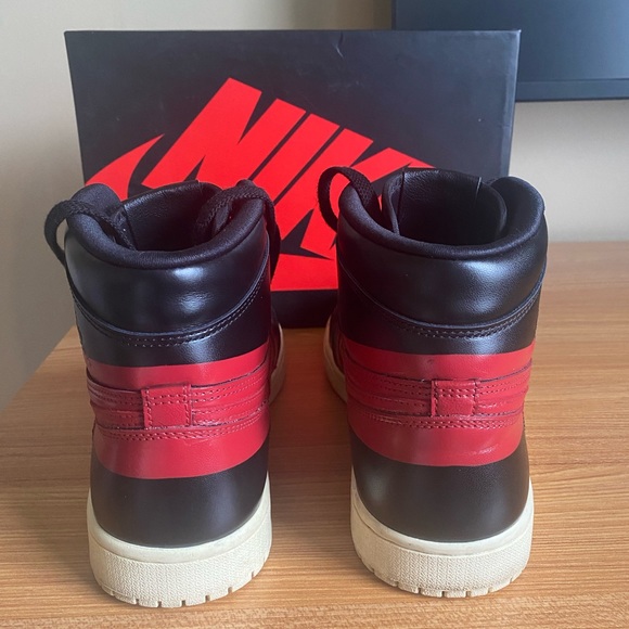 Air Jordan 1 Retro High OG Defiant Couture - Picture 4 of 4